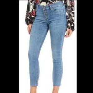 Free People NWT Reagan Button Front Straight Jeans with raw hem Waist Size 29